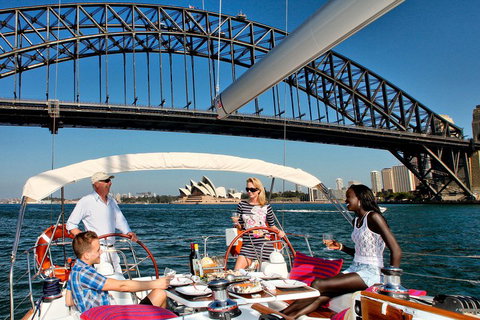 Sydney Harbour Luxury Sailing Trip Including Lunch - Accommodation Mount Tamborine 2