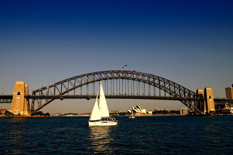 Sydney Harbour Luxury Sailing Trip Including Lunch - Accommodation Mount Tamborine 3