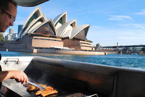 Sydney Whale-Watching Cruise Including Lunch Or Breakfast - Accommodation Mount Tamborine 3