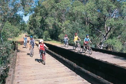 Perth Hills - Wildlife, Art & Gastronomy - Accommodation Mount Tamborine 2